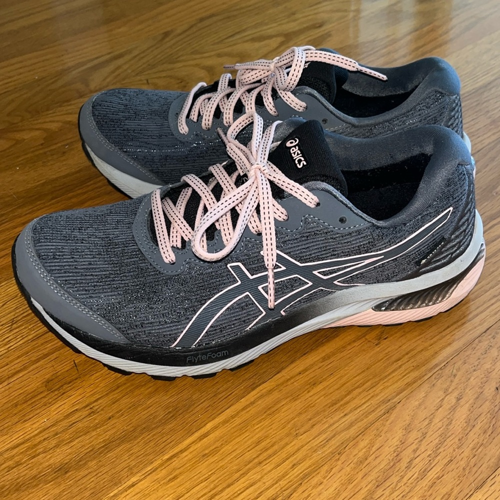 Women’s ASICS GEL- Cumulus 22